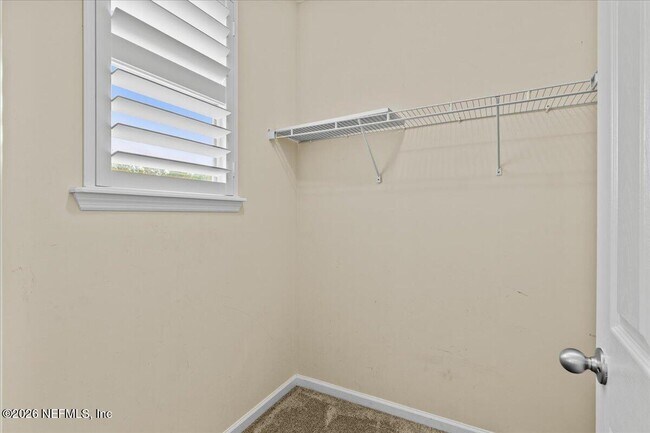 Building Photo - 1201 E Redrock Ridge Ave