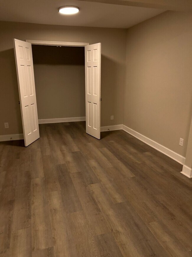 Building Photo - 416 Ross St