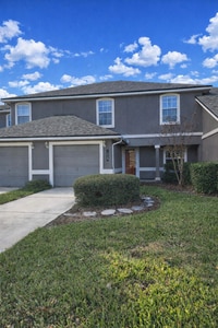 Building Photo - Move-In Ready Townhome – Pond Views & Walkable Access to Fleming Island Plantation Amenities