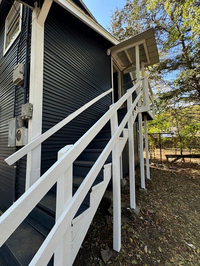 Building Photo - 11th Rentals