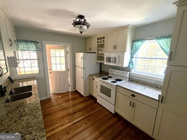 Building Photo - 402 Wheeler St