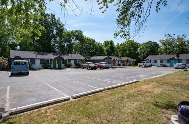 Building Photo - 413 Ewalt Ave