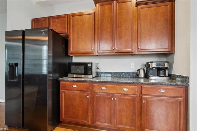 Building Photo - 5681 Regal Ct