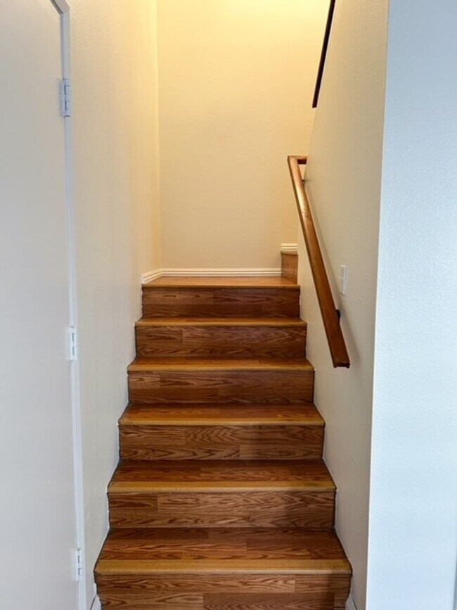 Building Photo - 3 Bedroom + 2.5 Bathroom Condo | Ralston Village Community | Ventura | Unfurnished