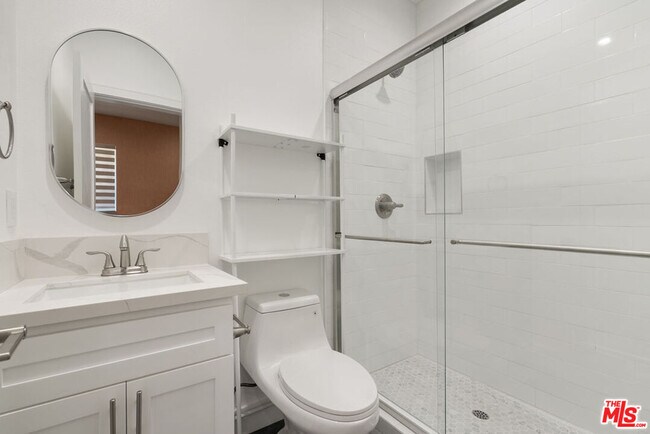 Building Photo - 1341 Mariposa Ave