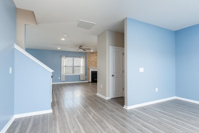 Building Photo - 5700 Redgum Dr