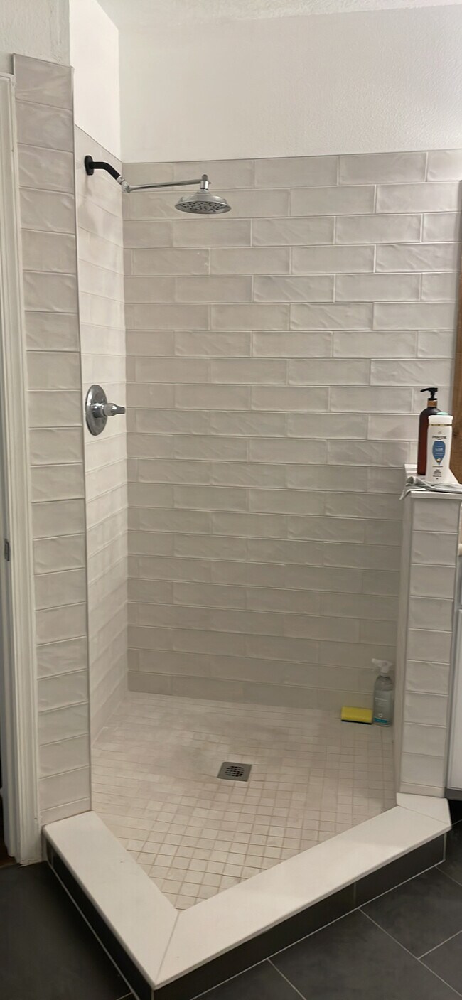 Building Photo - 500 Mirasol Cir