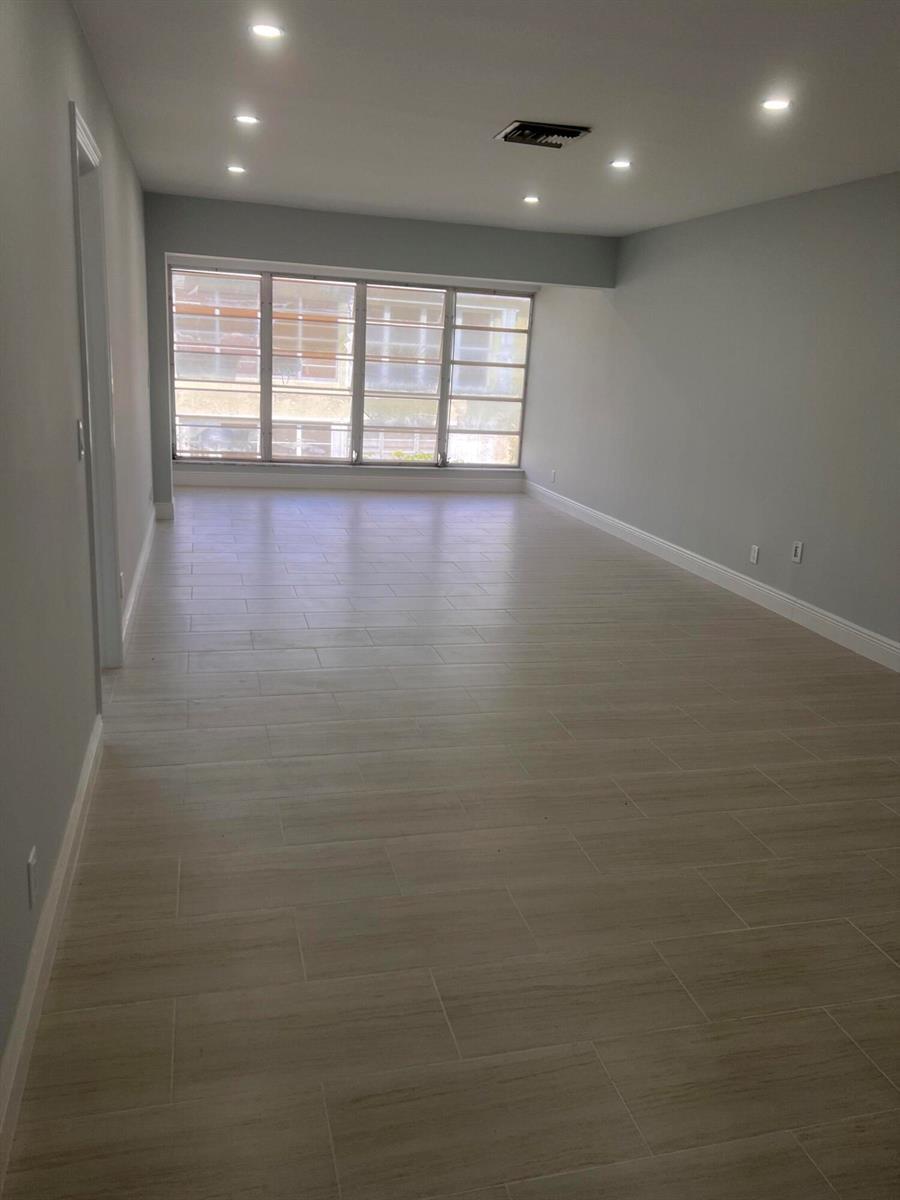 Building Photo - 1051 Orange Ter