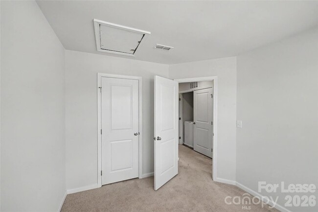 Building Photo - 6042 Cutwater Cir