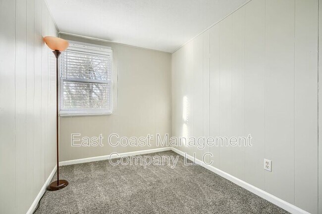 Building Photo - 431 Caledonia Ave