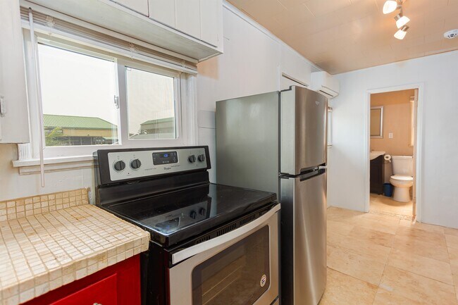 Building Photo - 1949 NE Barnett St