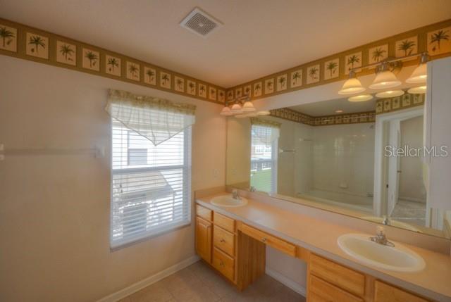 Building Photo - 4815 Pond Ridge Dr