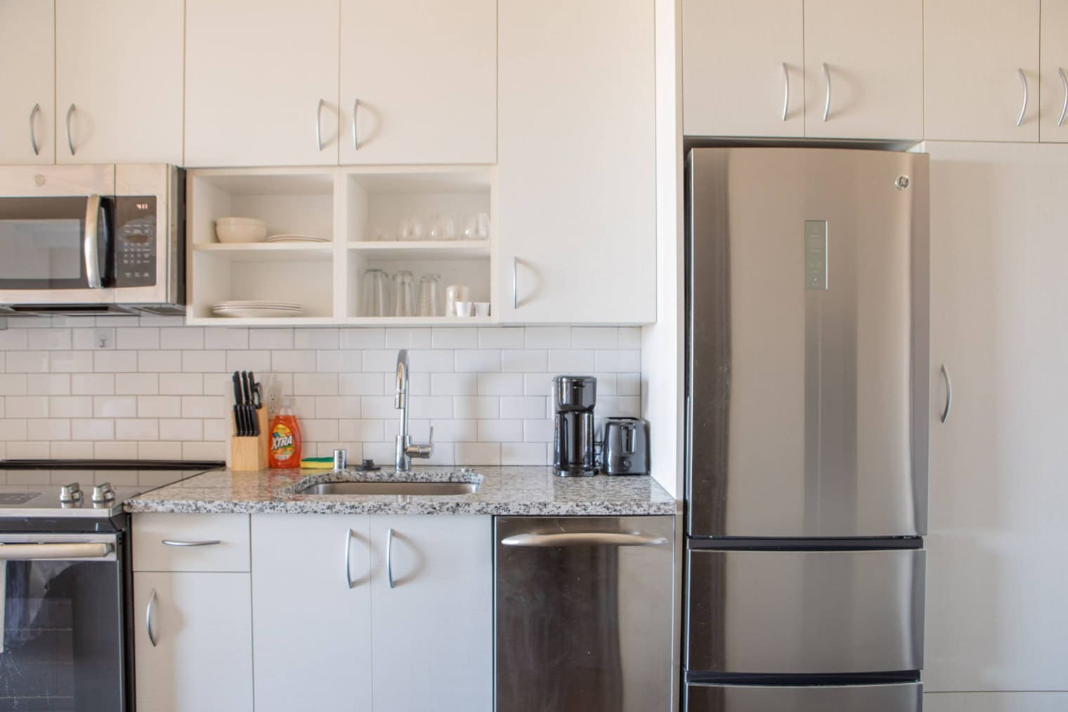 Building Photo - 1840 N Farwell Ave