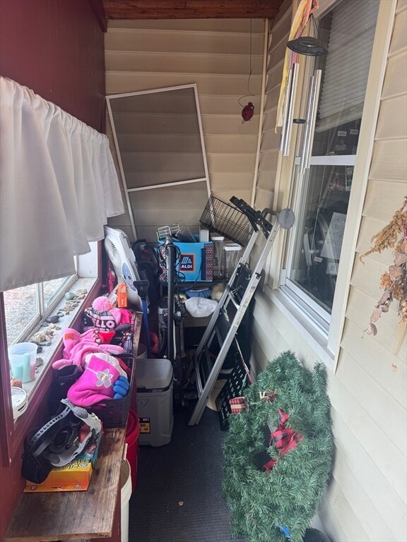 Building Photo - 27 Pleasant St