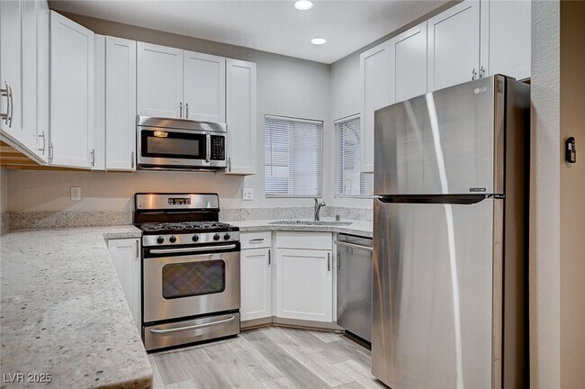 Building Photo - 75 N Valle Verde Dr