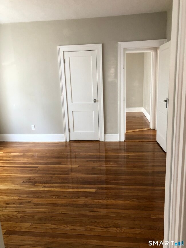 Building Photo - 152 Lyons St