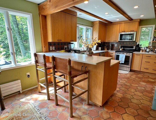 Building Photo - 26 Webster Rd