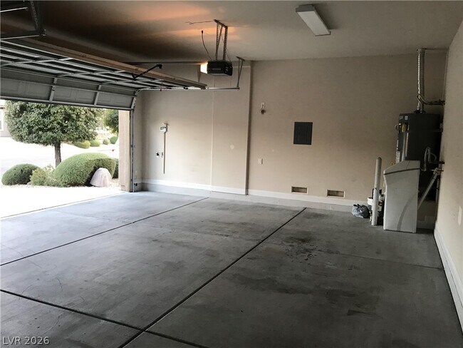 Building Photo - 3418 Singer Ln