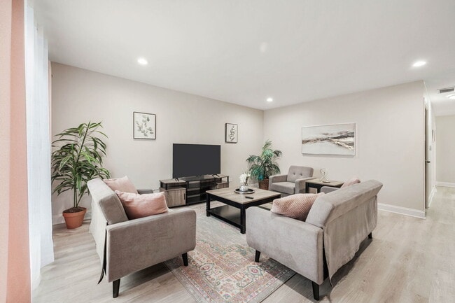 Building Photo - 10907 S Normandy Ave