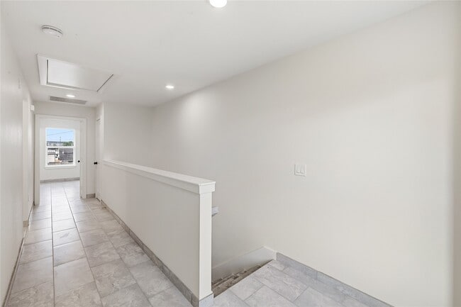 Building Photo - 6138 Brookfield Dr
