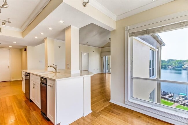 Building Photo - 204 Quayside Cir