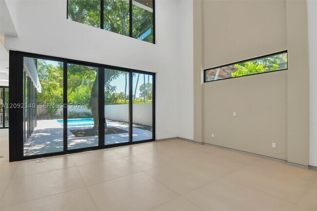 Building Photo - 125 SW 29th Rd