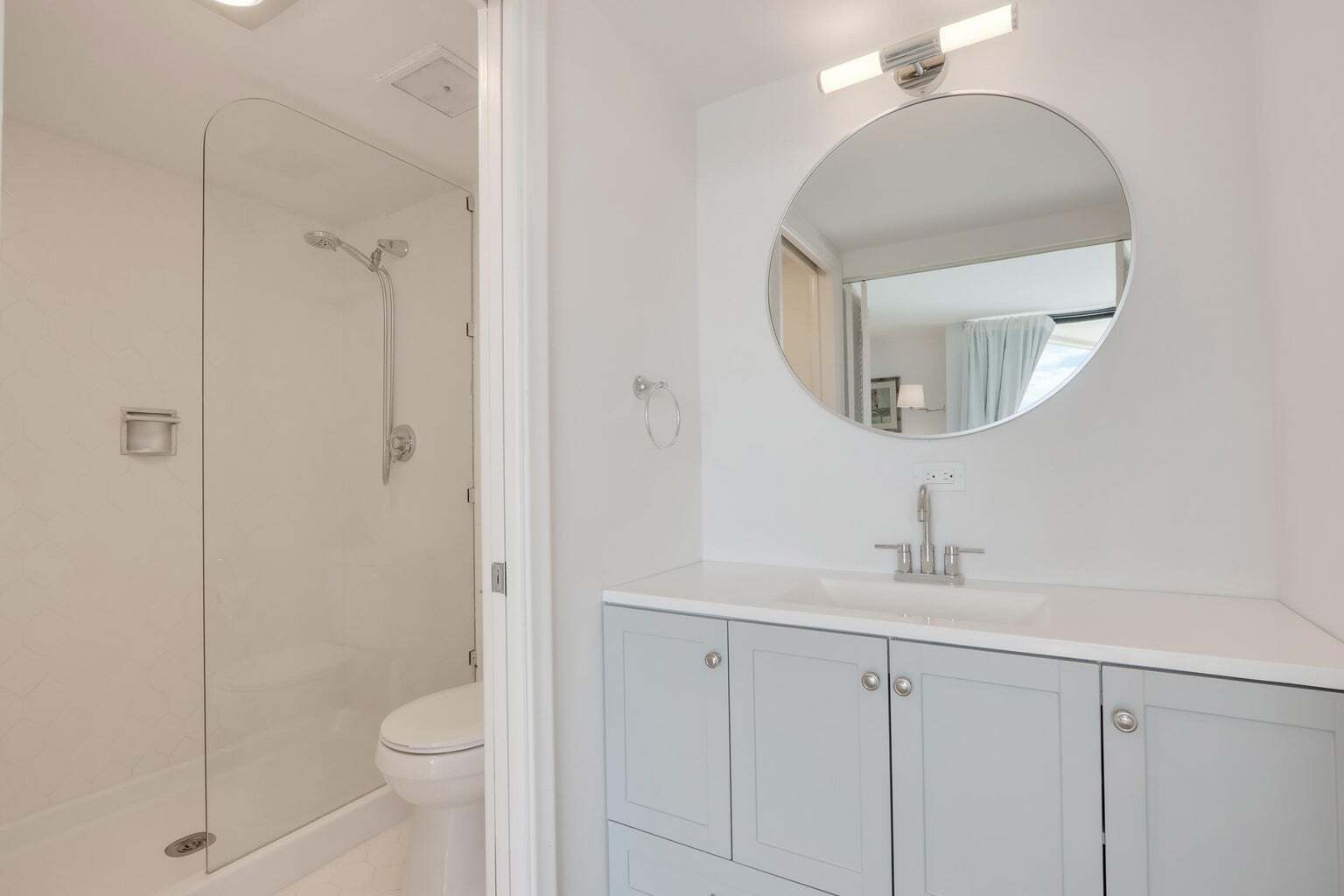 Building Photo - 2000 Presidential Way