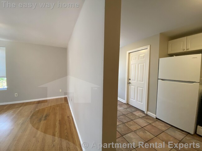 Building Photo - Cambridgeport 3 bedroom