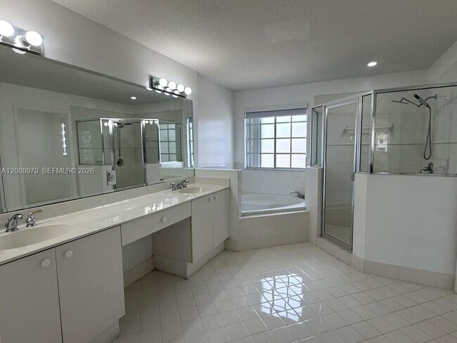 Building Photo - 11462 NW 69th Terrace