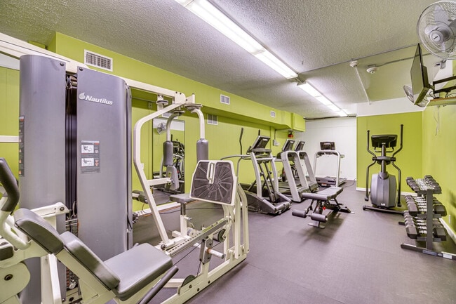 Building Photo - 1333 Nettles Blvd