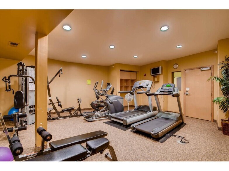 Building Photo - 7600 Lyndale Ave S