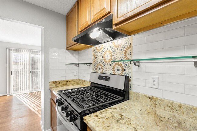 Building Photo - 413 Country Aire Dr