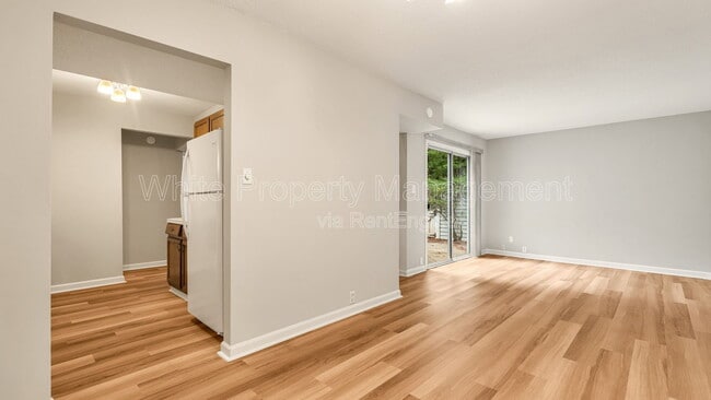 Building Photo - 6927 Stonington Ln