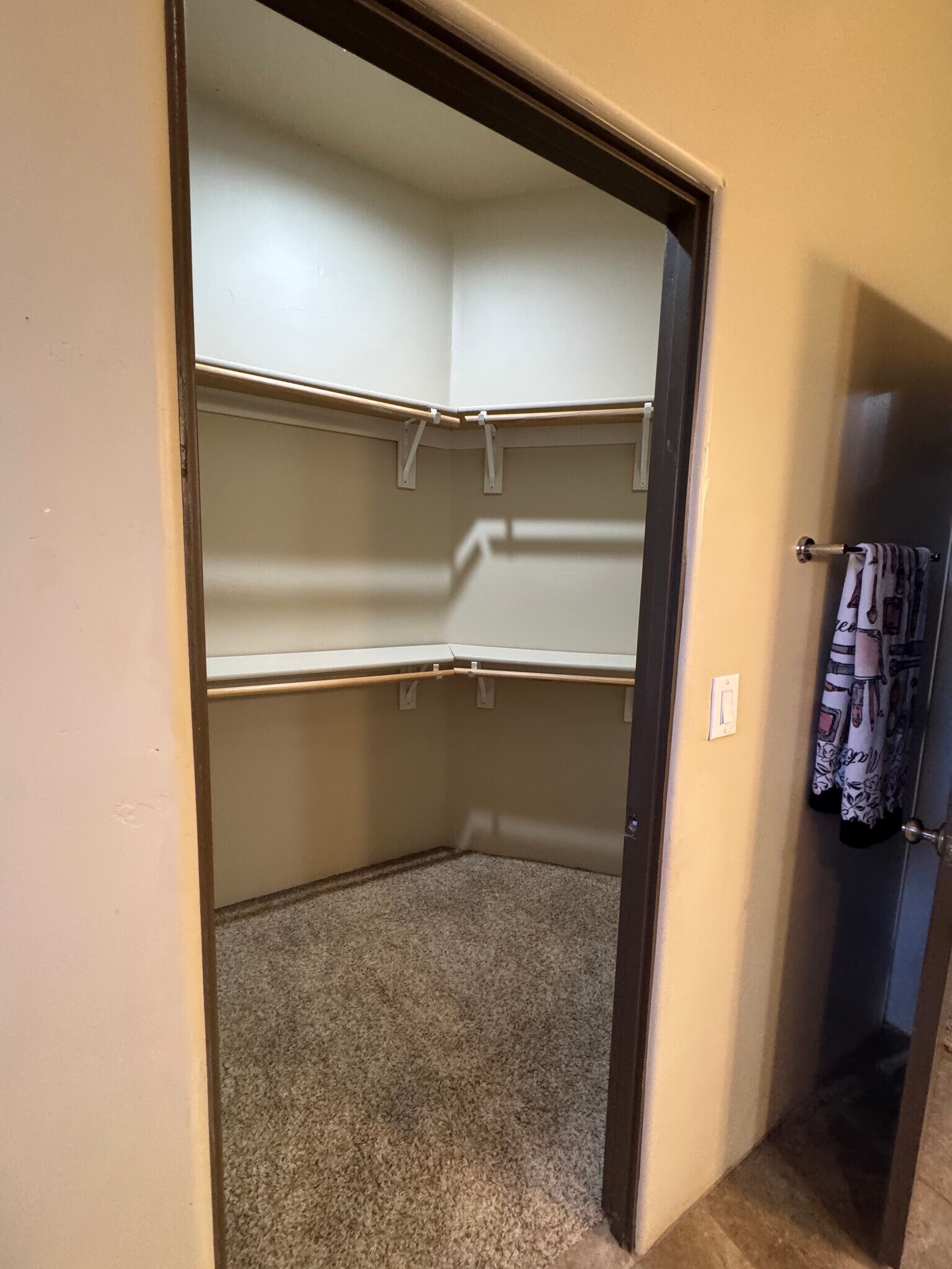 Building Photo - 4600 6th St NW