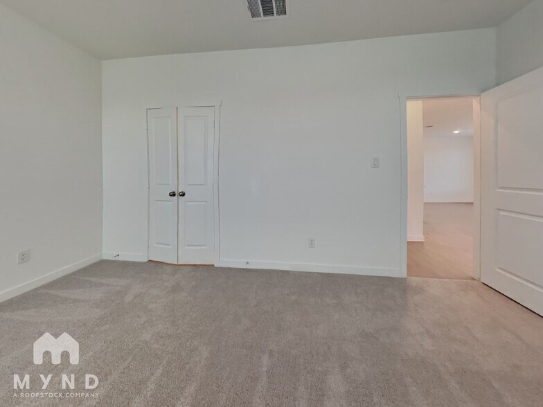 Building Photo - 10604 Ysasmendi Rdg