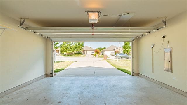 Building Photo - 704 Cedar Cove Dr
