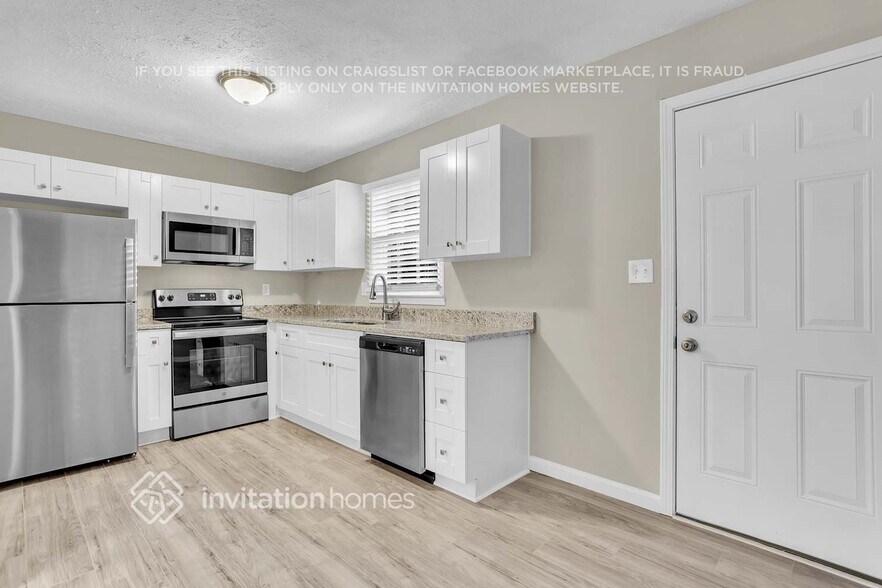 Building Photo - 4891 Lehigh Dr