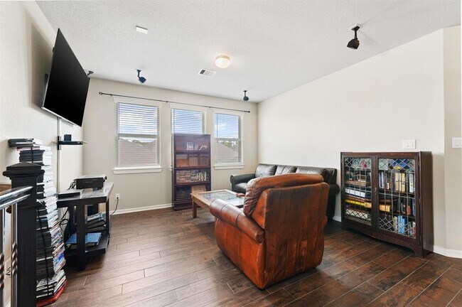 Building Photo - 17040 Shy Leaf Ct