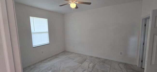 Building Photo - GREAT SW LEHIGH LOCATION-THREE BEDROOM -2 BATH-MOVE IN READY