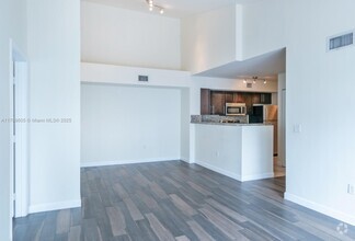 Building Photo - 520 SW 111th Ave