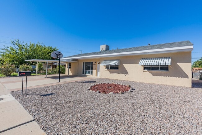 Primary Photo - Well Maintained 3 Bedroom 1.5 Bath Home!