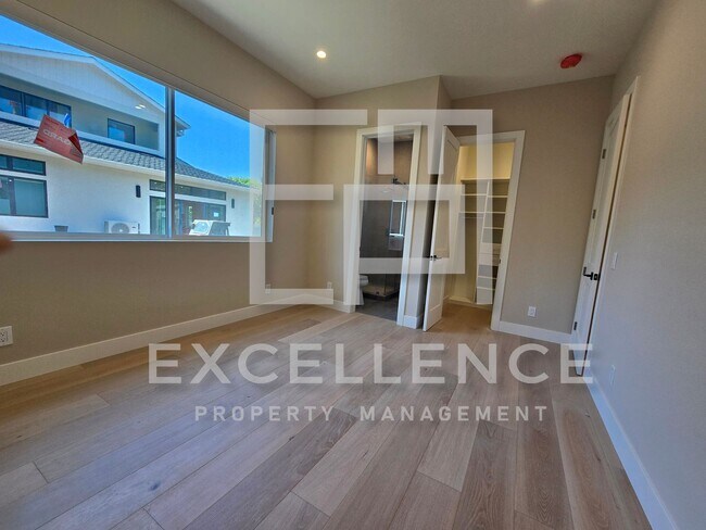 Building Photo - Brand New Build - 2/2 Cottage, Fenced Yard...