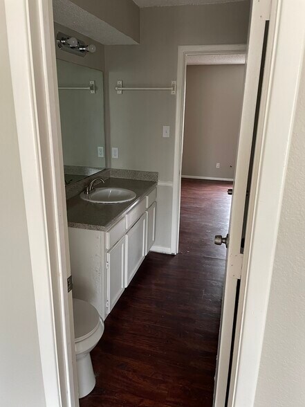 Upstairs Bathroom Angle 1 - 8110 Foxfire Ln
