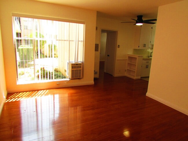 Primary Photo - 1756 N Gramercy Pl