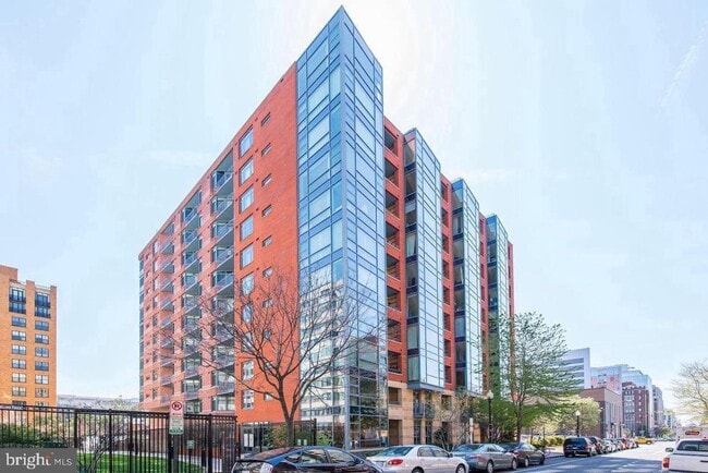 Primary Photo - Thomas Circle/Mount Vernon One Bedroom W/P...