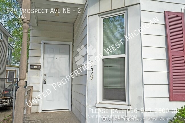 Building Photo - Tours Estimated to Begin 2/7 | 3 Bedroom, ...