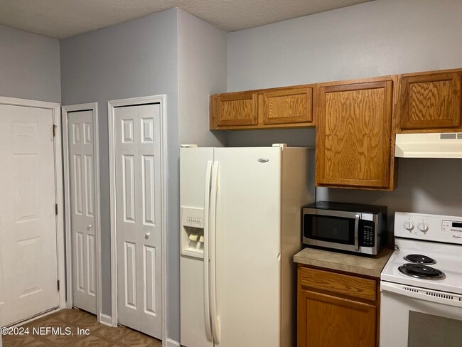 Building Photo - 4734 Playpen Dr