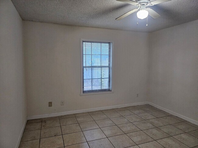 Building Photo - 5140 Indian Lakes Ct