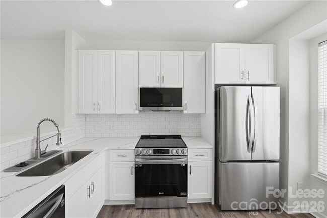 Building Photo - 6621 Tor Dr