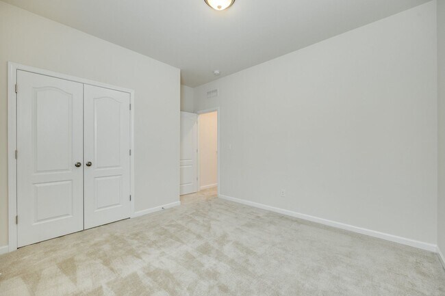 Building Photo - Beautiful 4-bed, 3.5 bath with Primary on the main level in Cameron Creek of Fabulous Fort Mill!